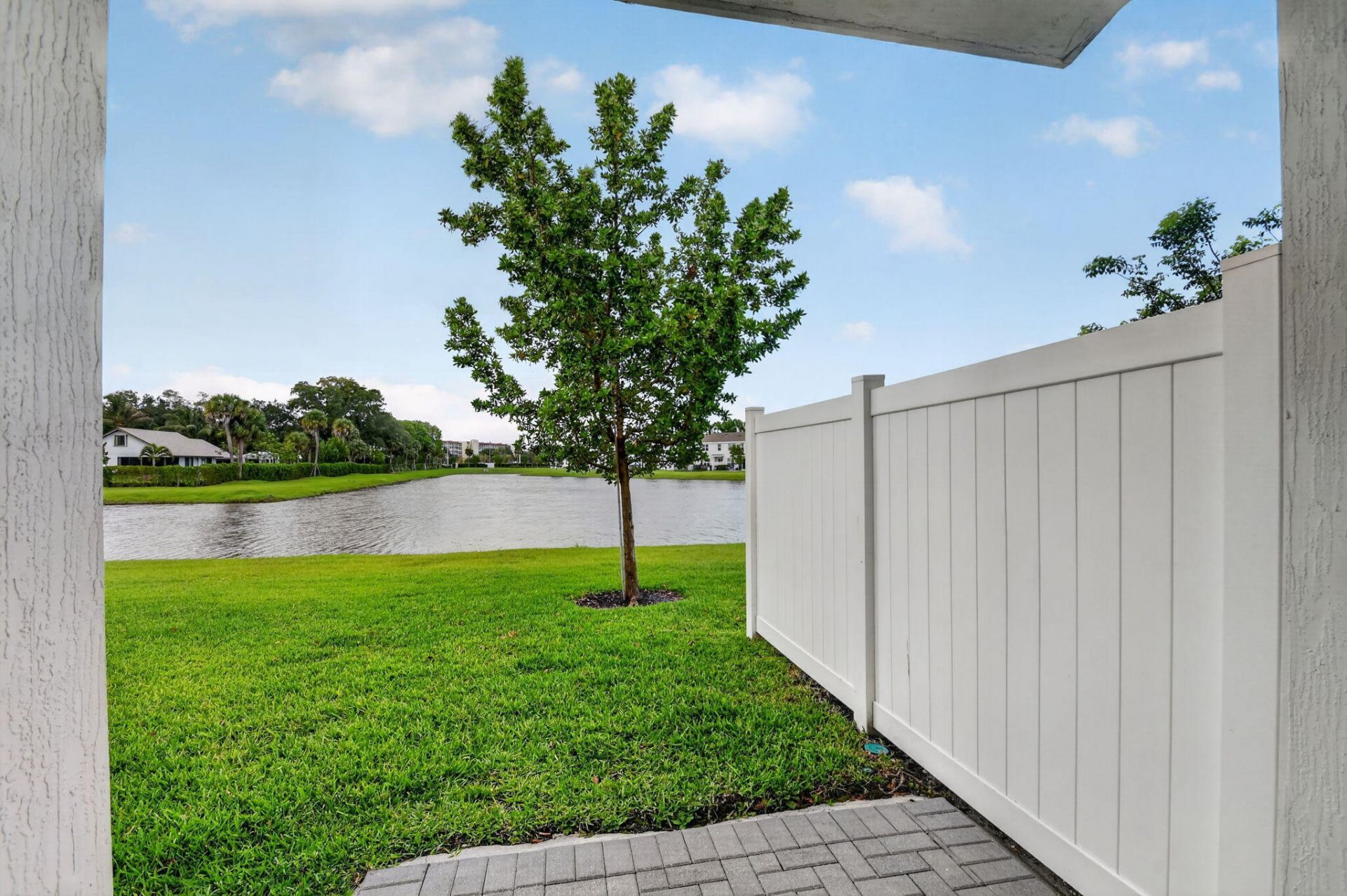 6933 N Harbours Edge Avenue, Lake Worth, FL 33467 Photo