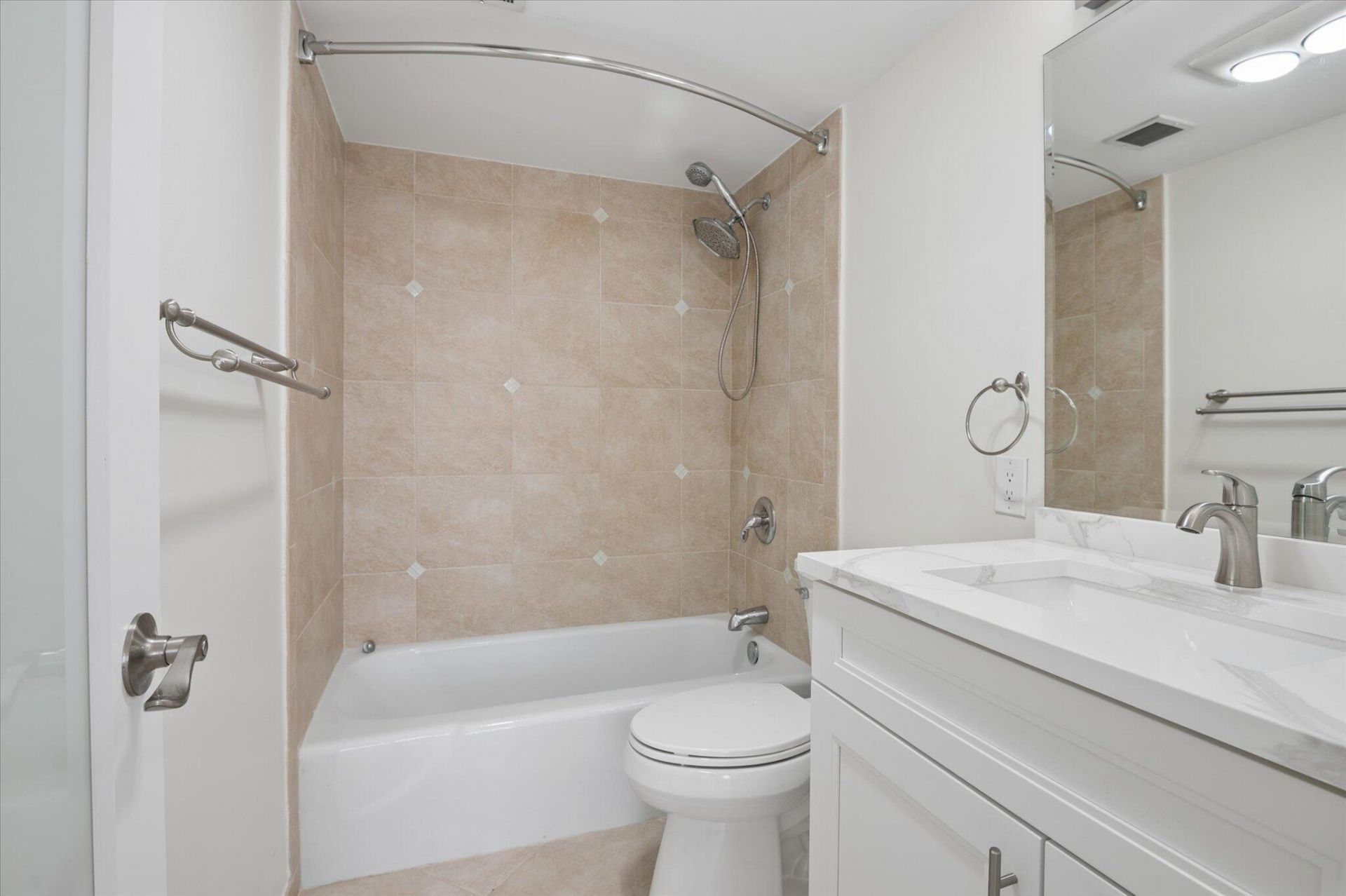 511 Bayshore Drive, Unit 206, Fort Lauderdale, FL 33304 Photo