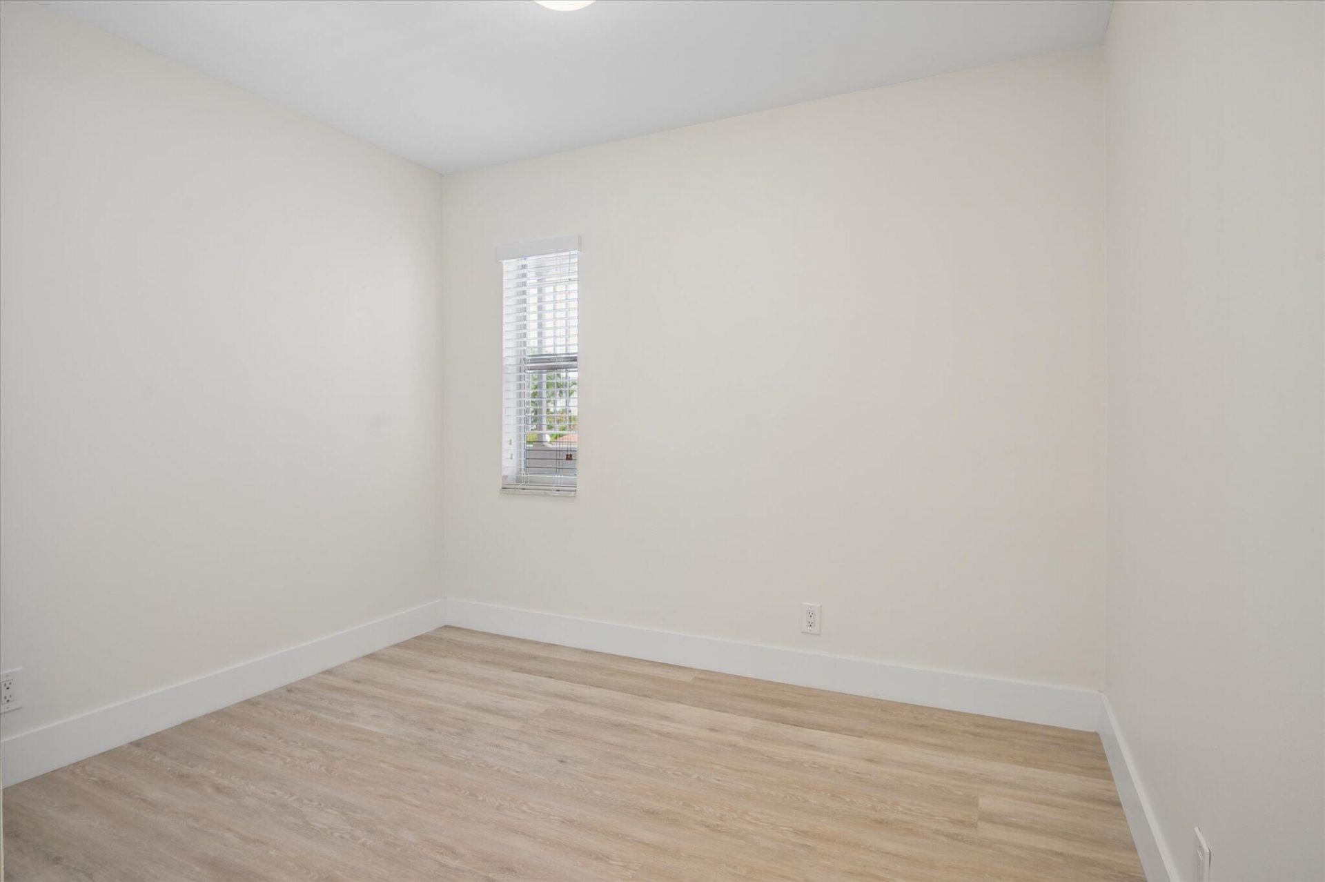 511 Bayshore Drive, Unit 206, Fort Lauderdale, FL 33304 Photo