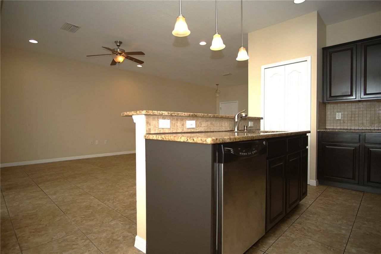 11406 Marbella Terrace Street, Tampa, FL 33637 Photo