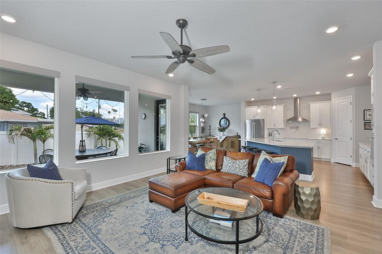 2407 W Gray Street, Tampa, FL 33609 Photo