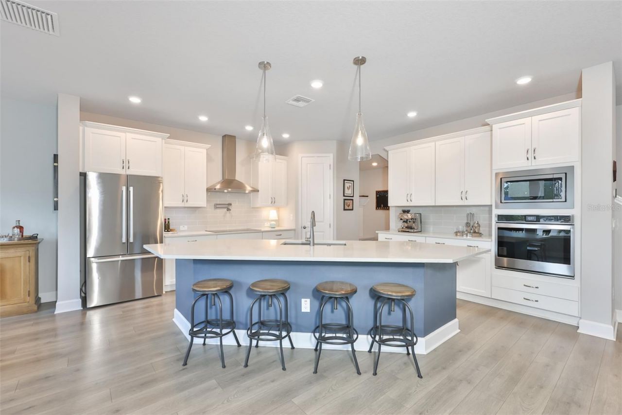 2407 W Gray Street, Tampa, FL 33609 Photo