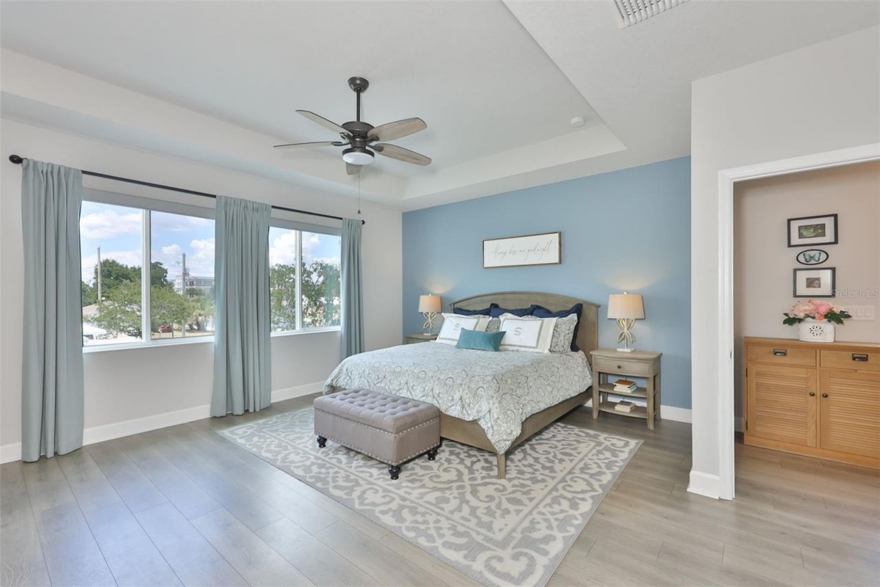 2407 W Gray Street, Tampa, FL 33609 Photo