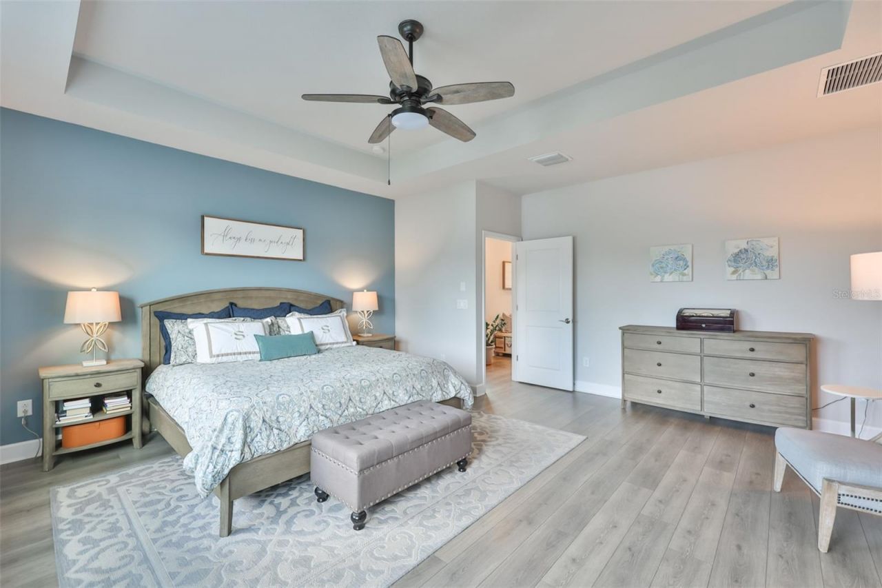 2407 W Gray Street, Tampa, FL 33609 Photo