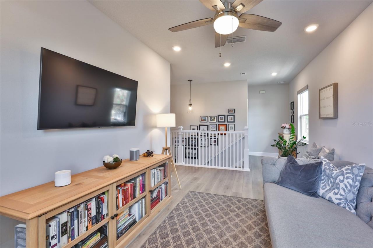 2407 W Gray Street, Tampa, FL 33609 Photo