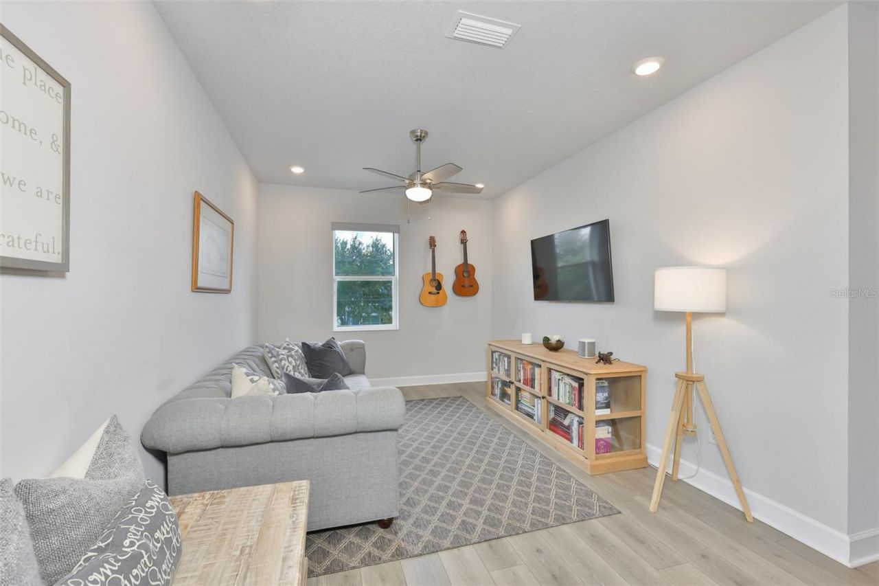 2407 W Gray Street, Tampa, FL 33609 Photo