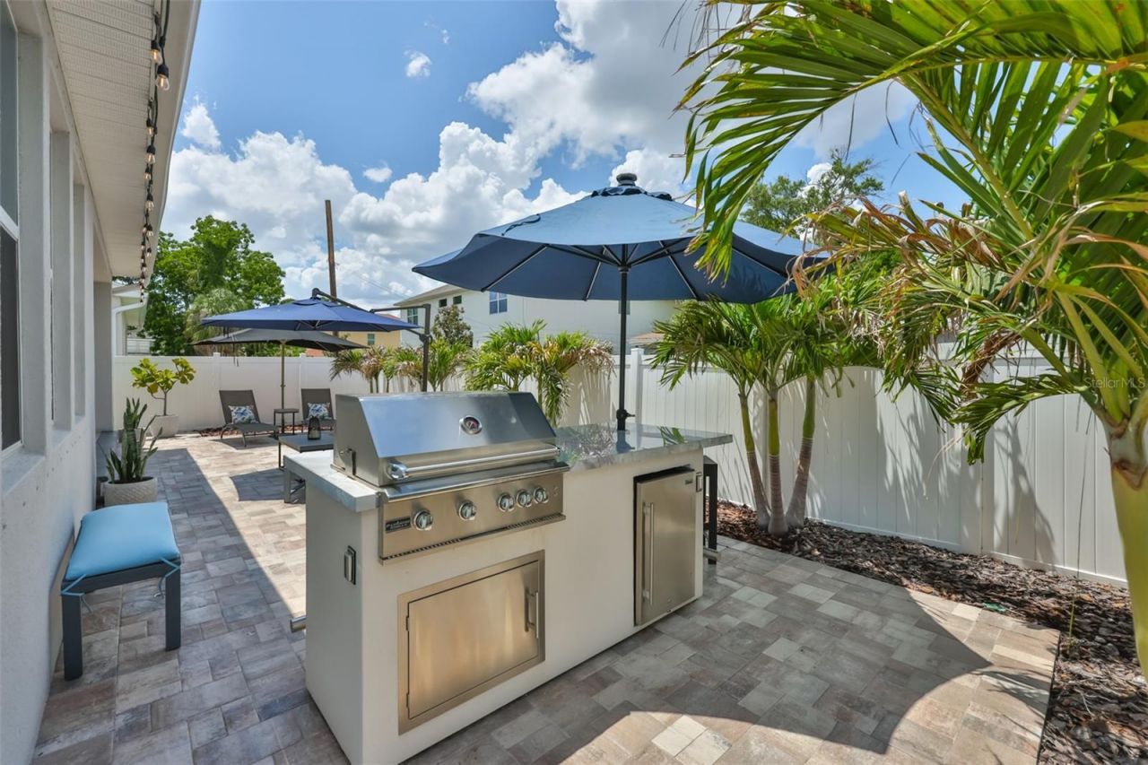 2407 W Gray Street, Tampa, FL 33609 Photo