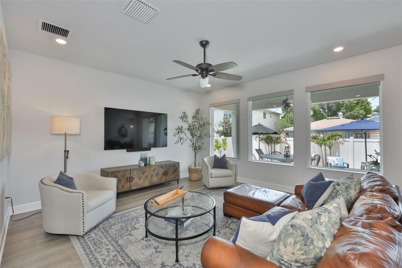 2407 W Gray Street, Tampa, FL 33609 Photo