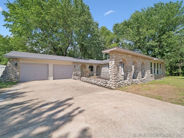 17567 E 405 Road , Claremore, OK 74017