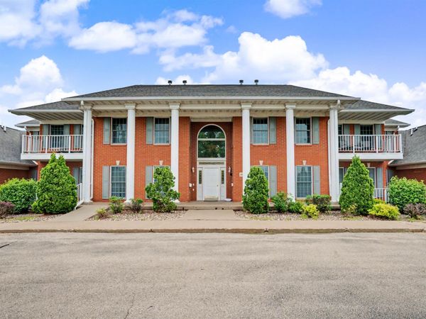 3560 Pennsylvania Avenue, Unit #6, Dubuque, IA 52002
