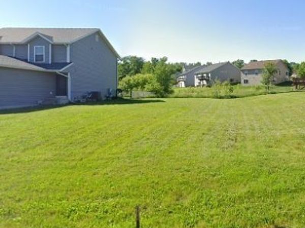 2147 Sugar Creek Drive NW, Cedar Rapids, IA 52405