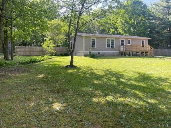 19 Junior Avenue , Fulton, NY 13069