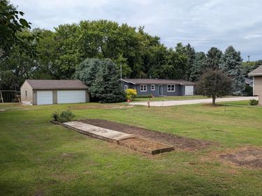 1181 10th Street , Henderson, NE 68371