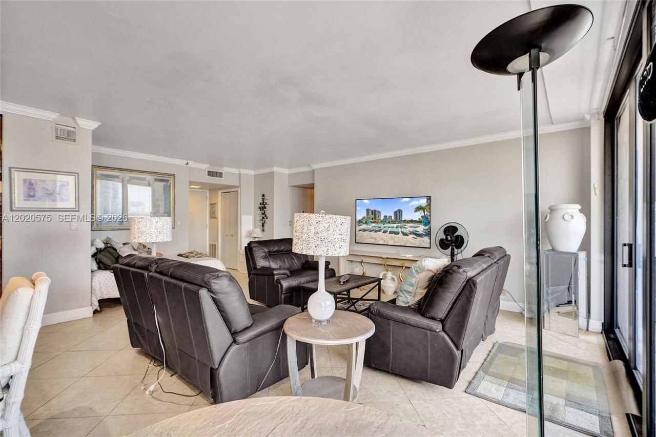 19667 Turnberry Way , Unit 10C, Aventura, FL 33180 Photo