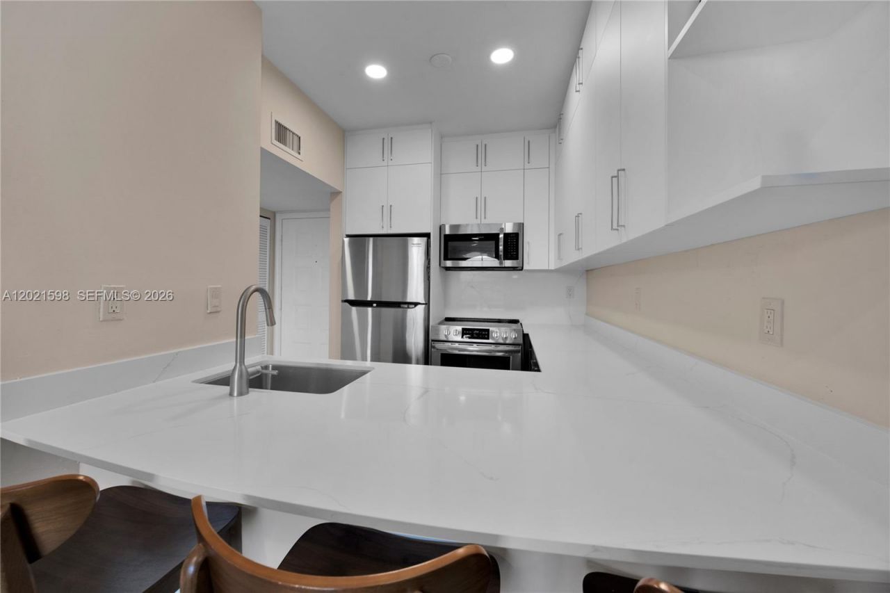 1280 S Alhambra Cir , Unit 1407, Coral Gables, FL 33146 Photo