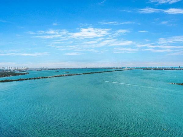 700 NE 24 , Unit 4104, Miami, FL 33137