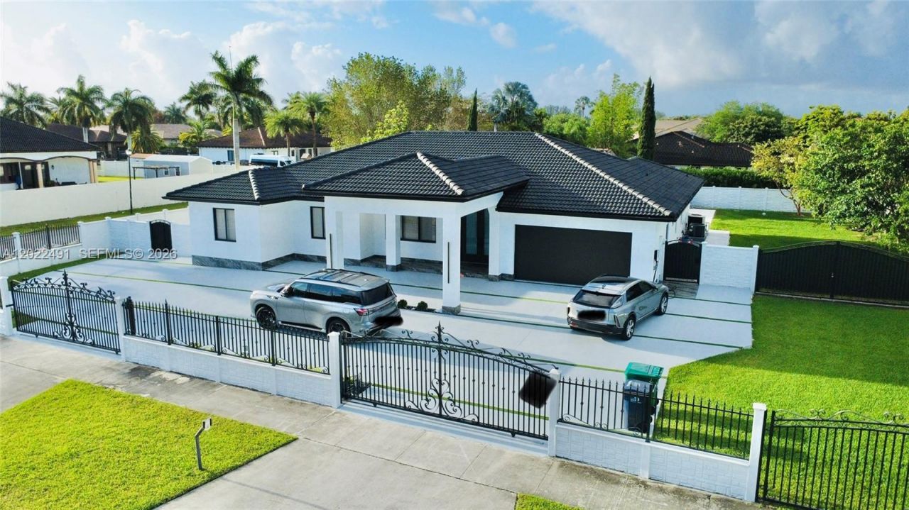 13430 SW 192nd St , Miami, FL 33177 Photo