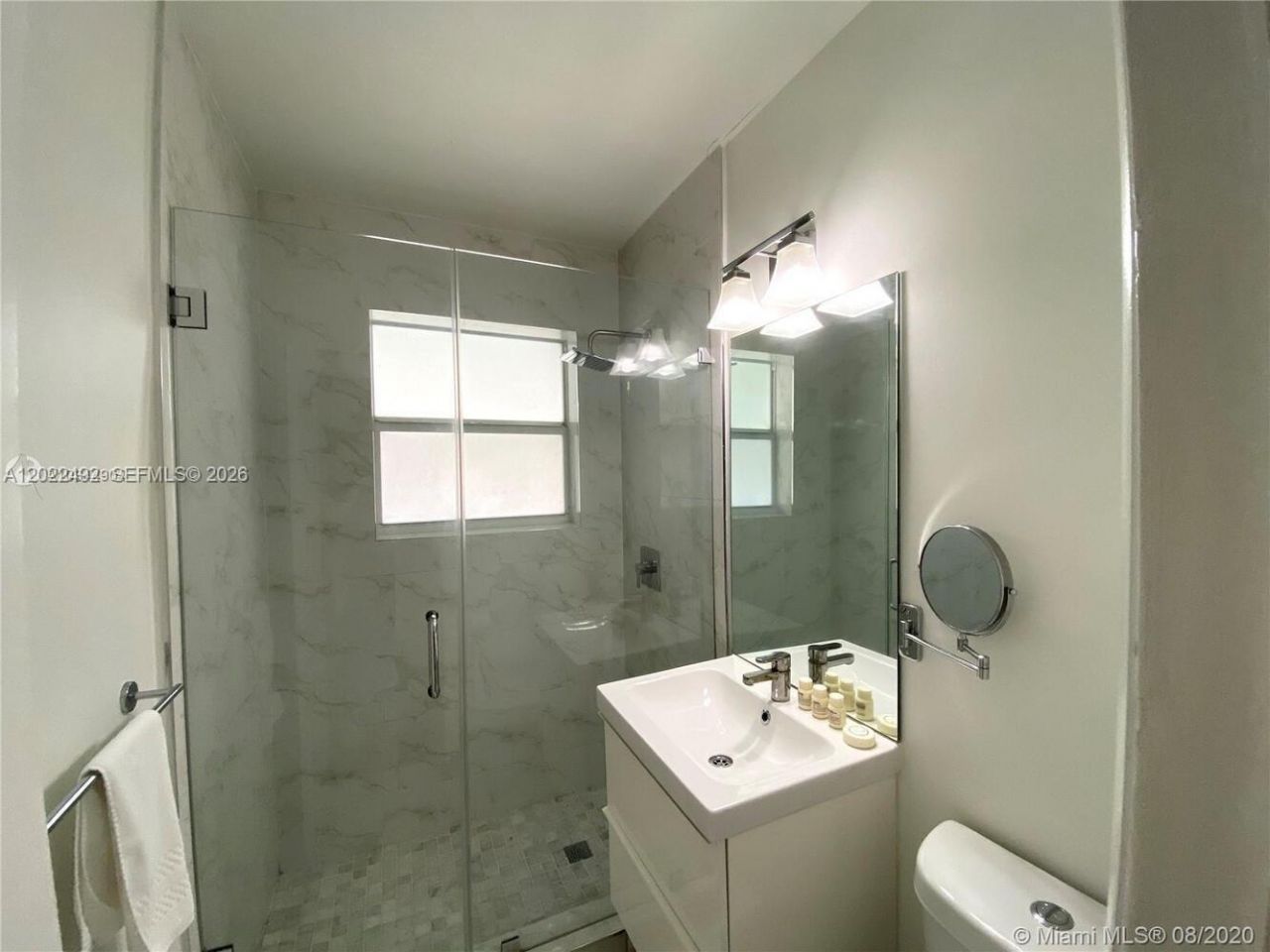 30 Park Dr , Unit 16, Bal Harbour, FL 33154 Photo
