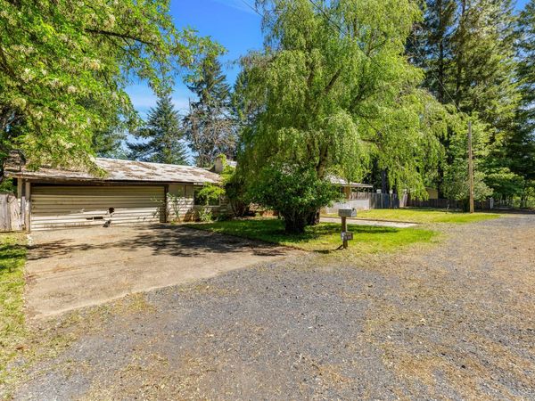 337 S Kerby Avenue, Cave Junction, OR 97523