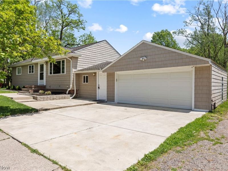 15665 Bennett Road, North Royalton, OH 44133 Photo 2