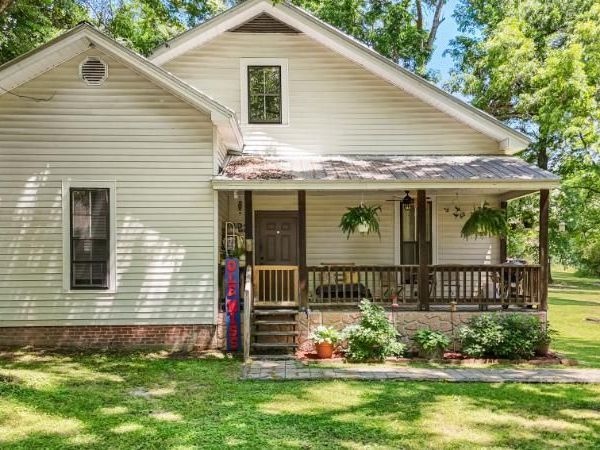 122 Plant St., Plantersville, MS 38862
