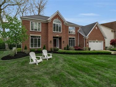 11 Pine Court, Williamsville, NY 14221