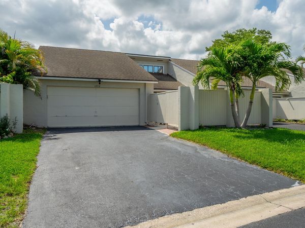 12858 Spinnaker Lane, Wellington, FL 33414