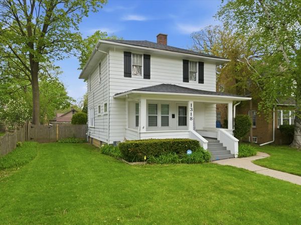 1318 N Jackson Street , Waukegan, IL 60085