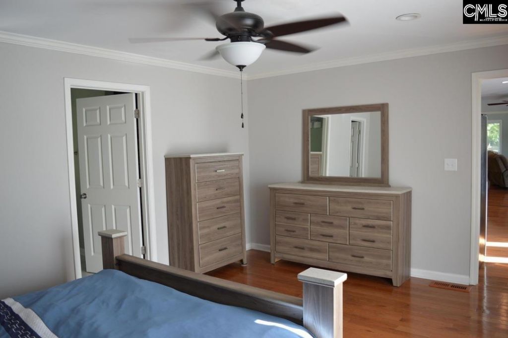 2543 Harbor View Road  Photo 13