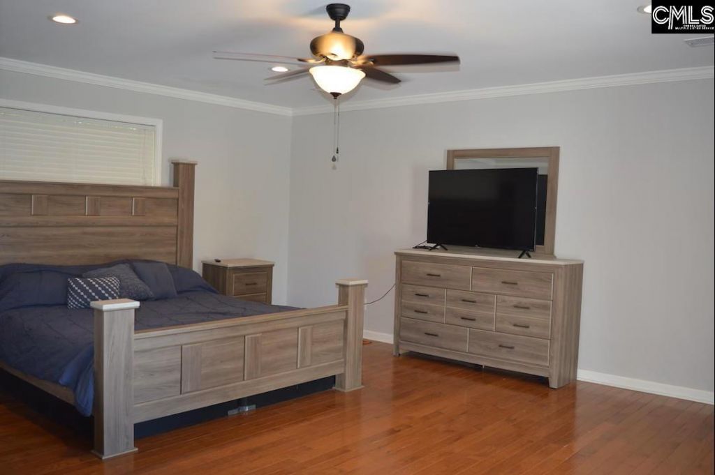 2543 Harbor View Road  Photo 16