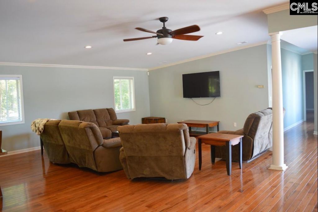 2543 Harbor View Road  Photo 8