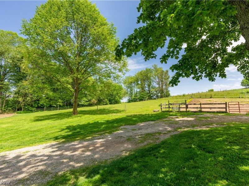3190 Irish Road, Magnolia, OH 44643 Photo 8
