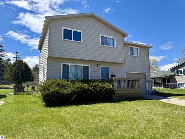 411 Ottawa Drive, Oscoda, MI 48750