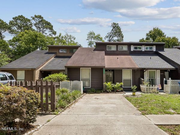 1879 OAK WATER Drive, Jacksonville, FL 32225