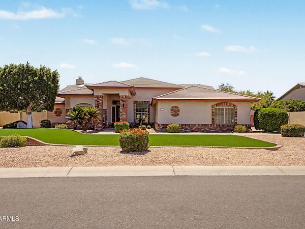 4637 W MISTY WILLOW Lane, Glendale, AZ 85310