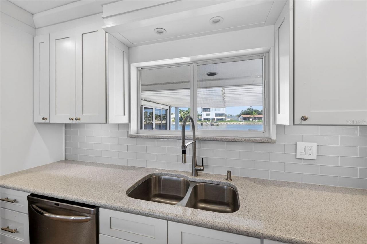 1276 37th Avenue Ne, Saint Petersburg, FL 33704 Photo