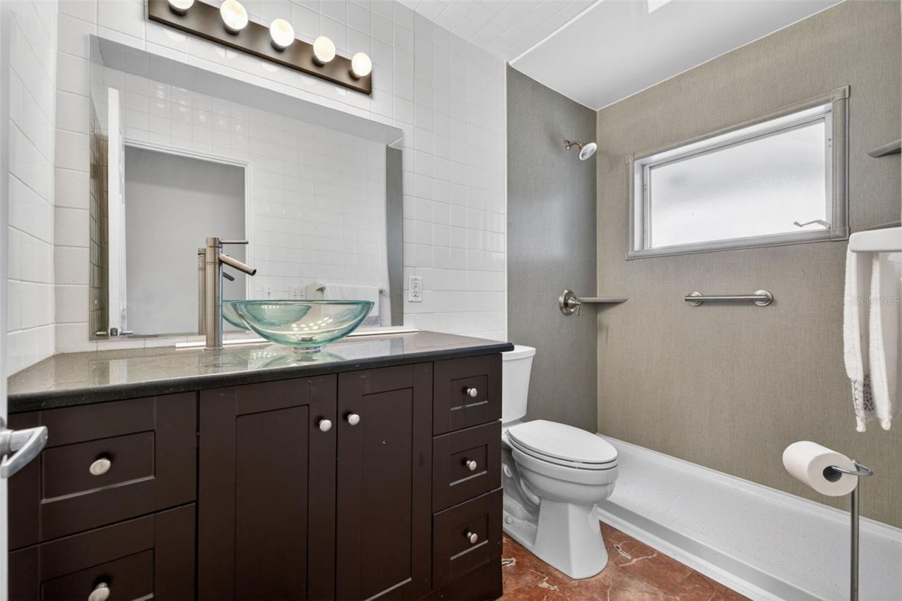 1276 37th Avenue Ne, Saint Petersburg, FL 33704 Photo
