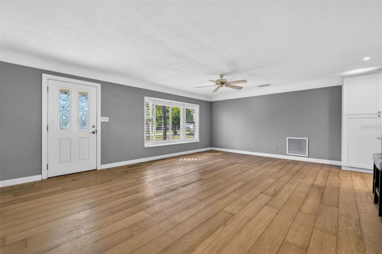 1276 37th Avenue Ne, Saint Petersburg, FL 33704 Photo