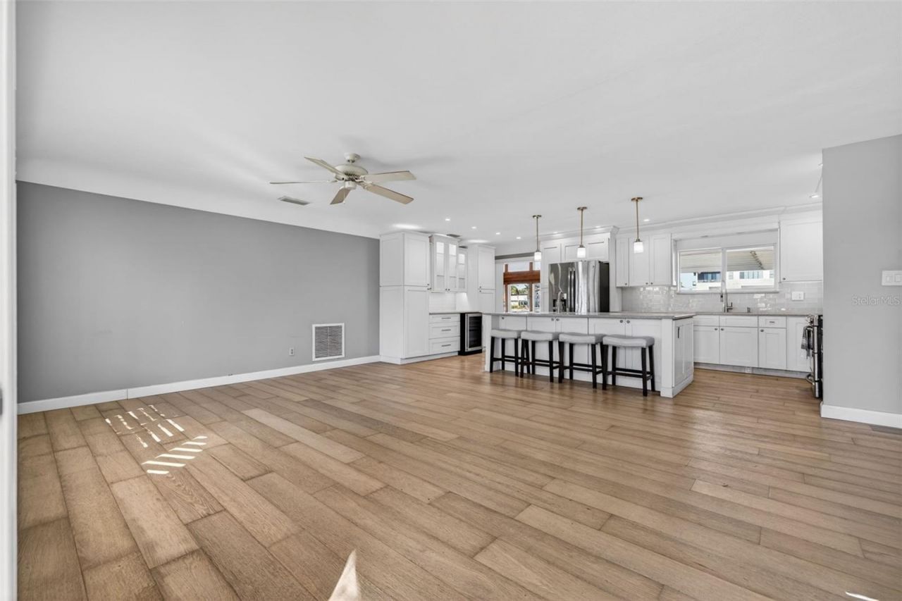 1276 37th Avenue Ne, Saint Petersburg, FL 33704 Photo