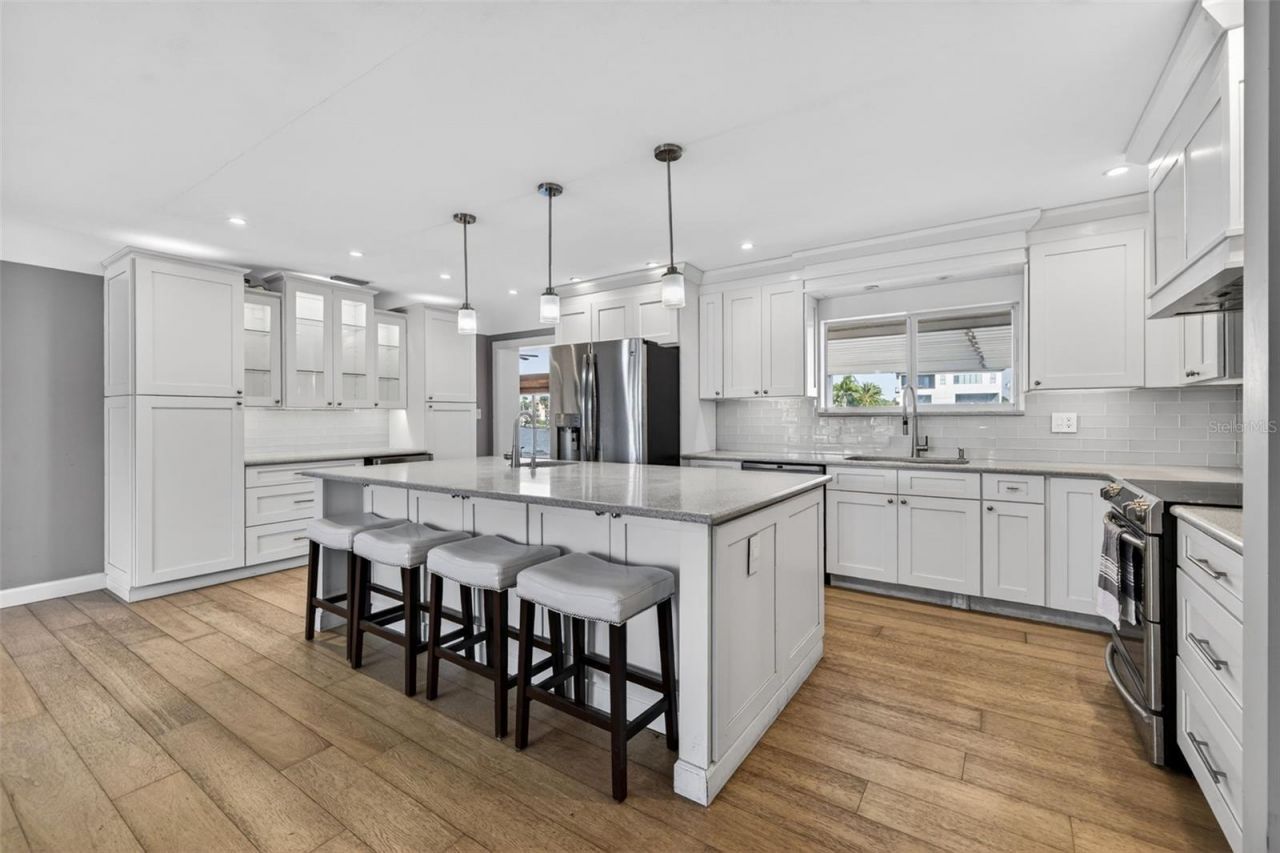 1276 37th Avenue Ne, Saint Petersburg, FL 33704 Photo