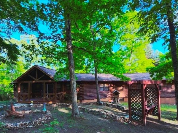 3857 Gumlog Road , Young Harris, GA 30582