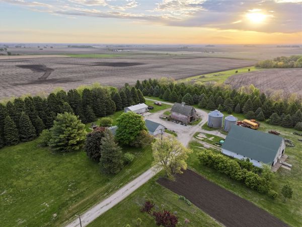 1740 Utopia Avenue, Yale, IA 50277