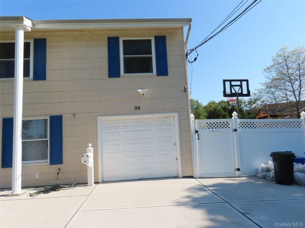 94 Neptune Avenue , West Babylon, NY 11704