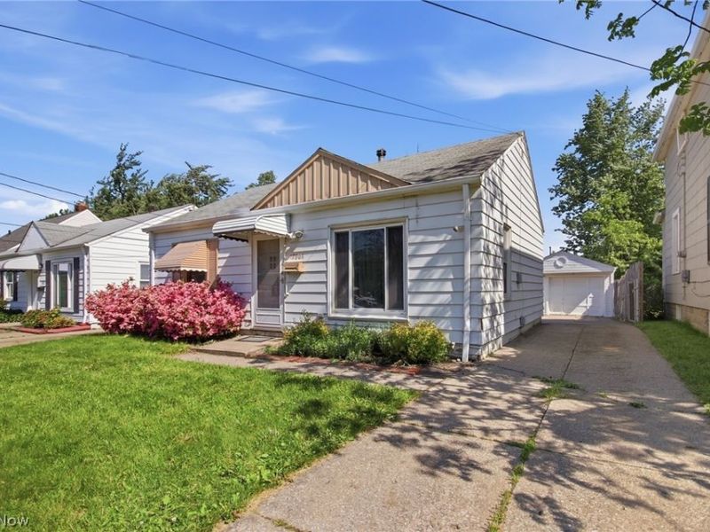 12808 Longmead Avenue, Cleveland, OH 44135 Photo 3
