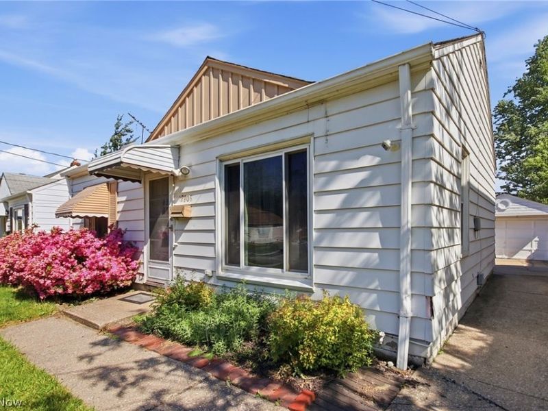 12808 Longmead Avenue, Cleveland, OH 44135 Photo 4