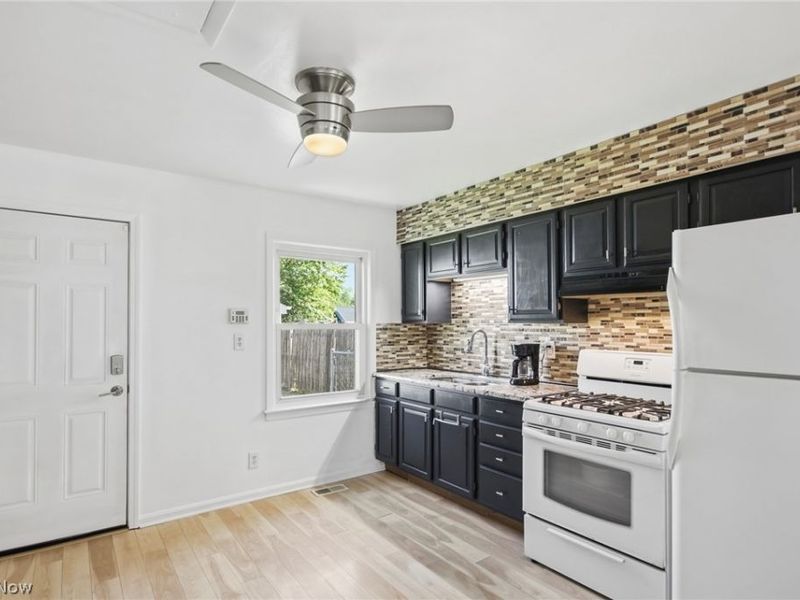 12808 Longmead Avenue, Cleveland, OH 44135 Photo 8
