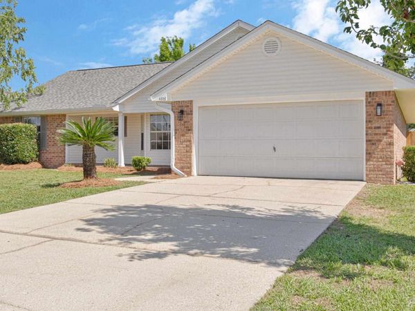 4898 Spencer Oaks Blvd, Pace, FL 32571