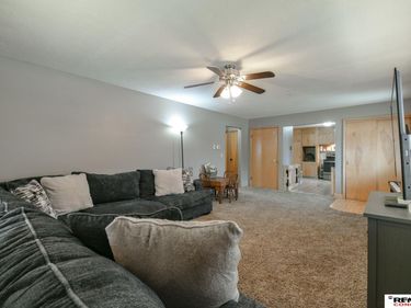 317 W E Street , Elmwood, NE 68349