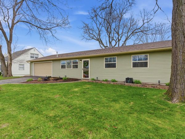 621 Old Forge Road , Valparaiso, IN 46385