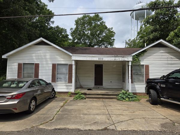200 Lindbergh, Starkville, MS 39759